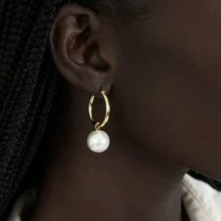 Buy 🧨 SHOP SHASHI Jasmin Earring 😍 -S H A S H I Shop Jasmin Hoop Model