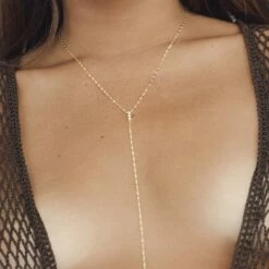 New 🎉 SHOP SHASHI Solitaire Diamond Lariat Necklace ⌛ -S H A S H I Shop Solitaire Diamond Lariat Model 3