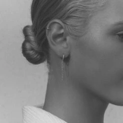 Flash Sale 🎁 SHOP SHASHI Pave Chain Huggie 🔔 -S H A S H I Shop pave chain huggie model 4