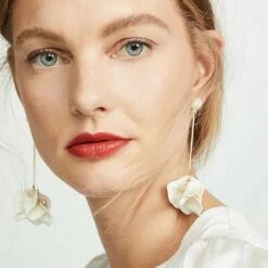 Cheapest 🌟 SHOP SHASHI Petunia Earring 😍 -S H A S H I Shop petunia earring model