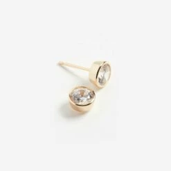 Outlet 🎁 SHOP SHASHI Solitaire Bezel Stud 🔥 -S H A S H I Shop solitaire bezel stud 4